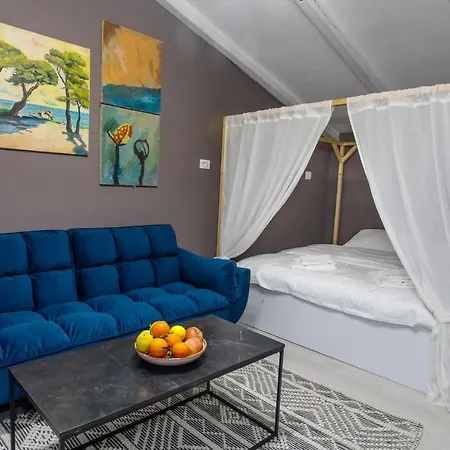 Apartament 24 *