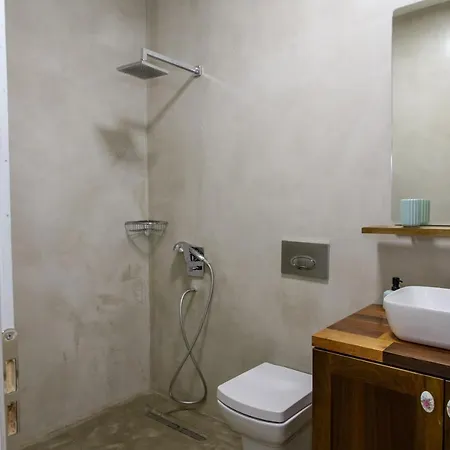 24 Apartment *